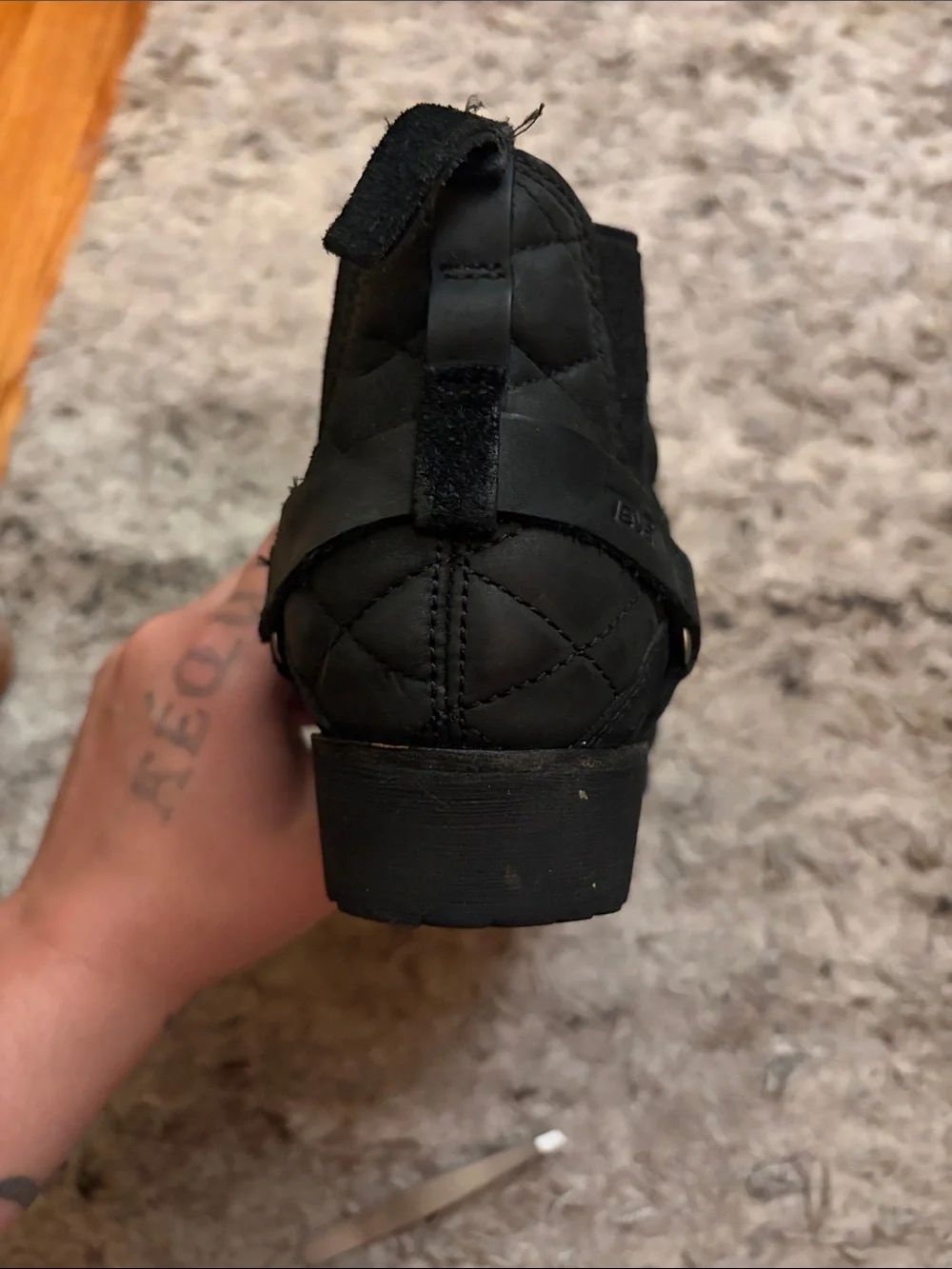 Teva Women’s 7.5 De La Vina Dos waterproof Leather Black Quilted Ankle Shoes